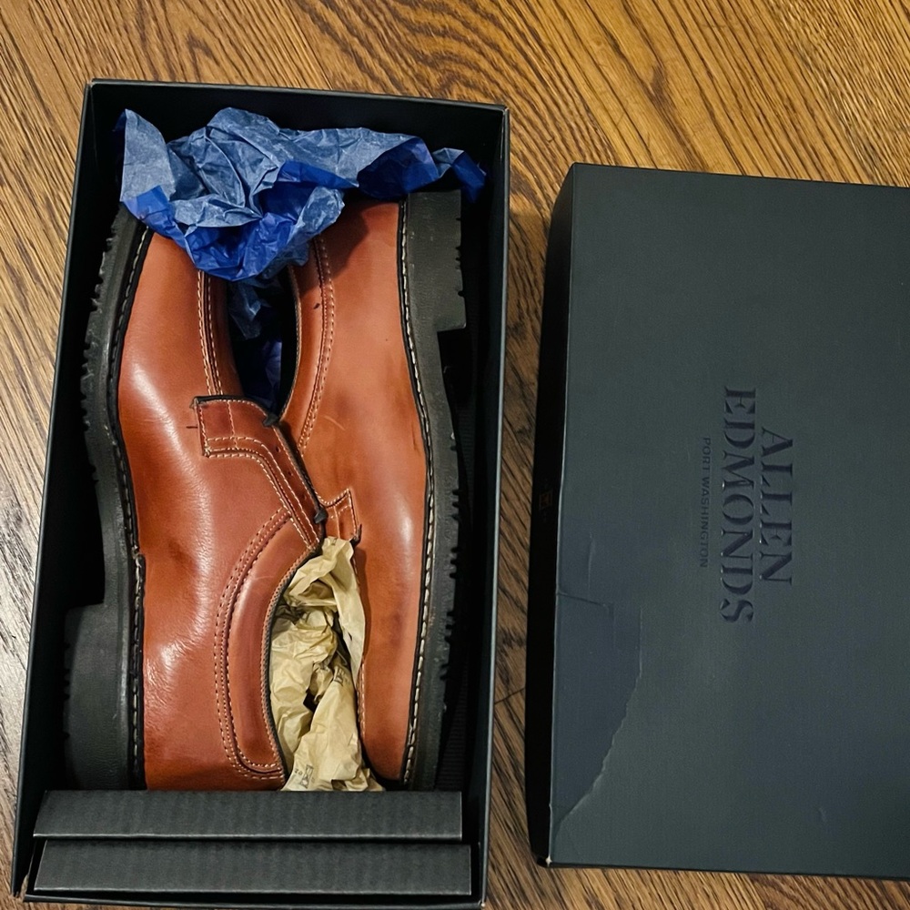 Allen Edmonds Men’s Wilbert Leather Derby’s